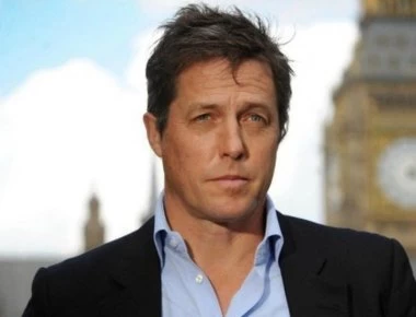 Το δράμα του Χιου Γκραντ: Διέρρηξαν το αυτοκίνητό του και του έκλεψαν σενάριο ταινίας!